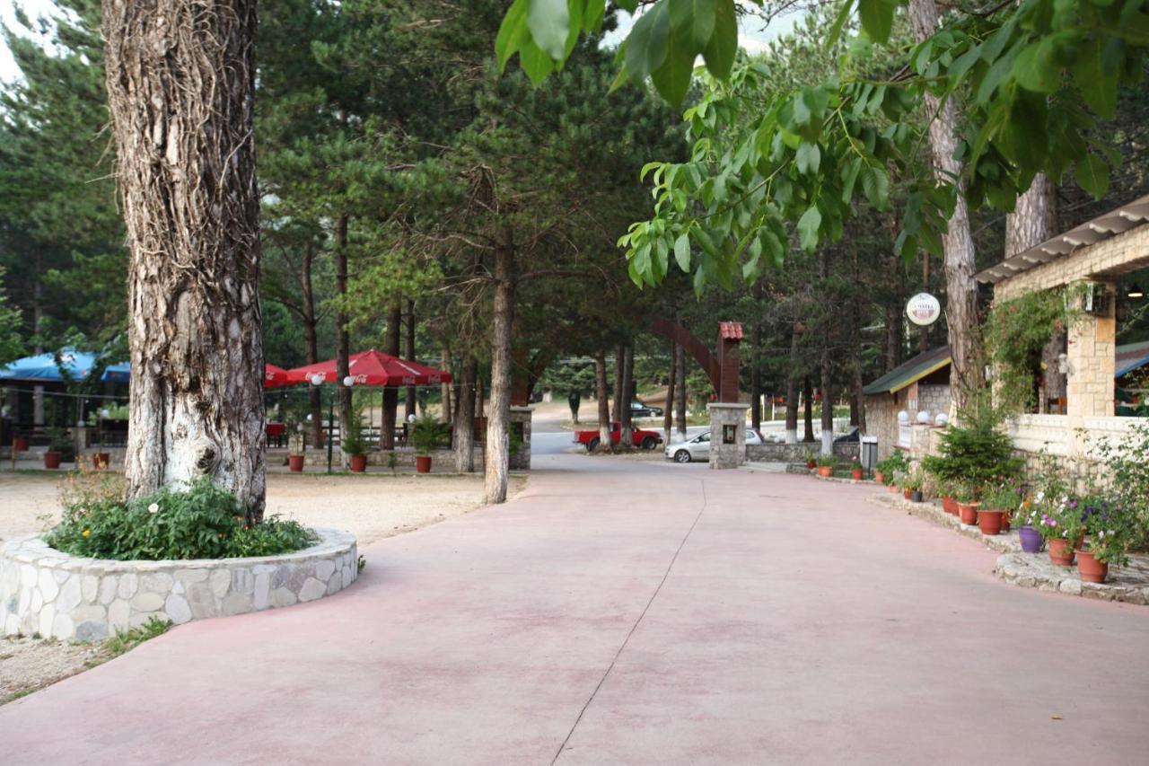 Hamiti Camping Center Dukat ภายนอก รูปภาพ